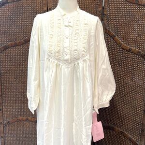 NWT Vintage Vanity Fair long nightgown cuddleskin satiny medium